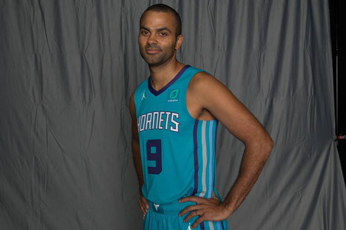 关于法国杯加时末段再迎强敌;夏洛特黄蜂战术微调;主帅态度——目标明确;年轻球员得到机会的信息 关于法国杯加时末段再迎强敌;夏洛特黄蜂战术微调;主帅态度——目标明确;年轻球员得到机会的信息