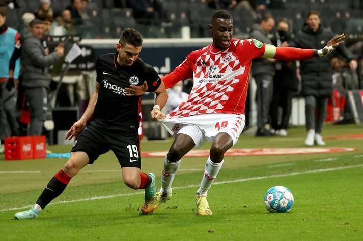 赛前意大利杯焦点战,法兰克福防线松动,引发热议,轮换策略成焦点(AK102突击步枪详细介绍) 赛前意大利杯焦点战,法兰克福防线松动,引发热议,轮换策略成焦点(AK102突击步枪详细介绍)