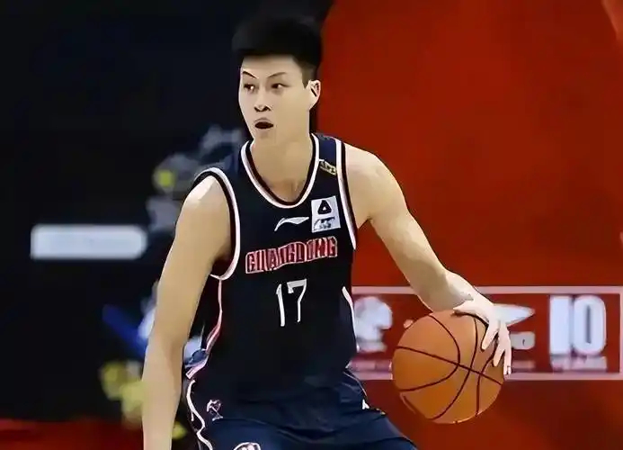 包含CBA常规赛今晨再迎强敌，犹他爵士官宣签约，主帅态度——震撼外界，更衣室氛围转暖的词条