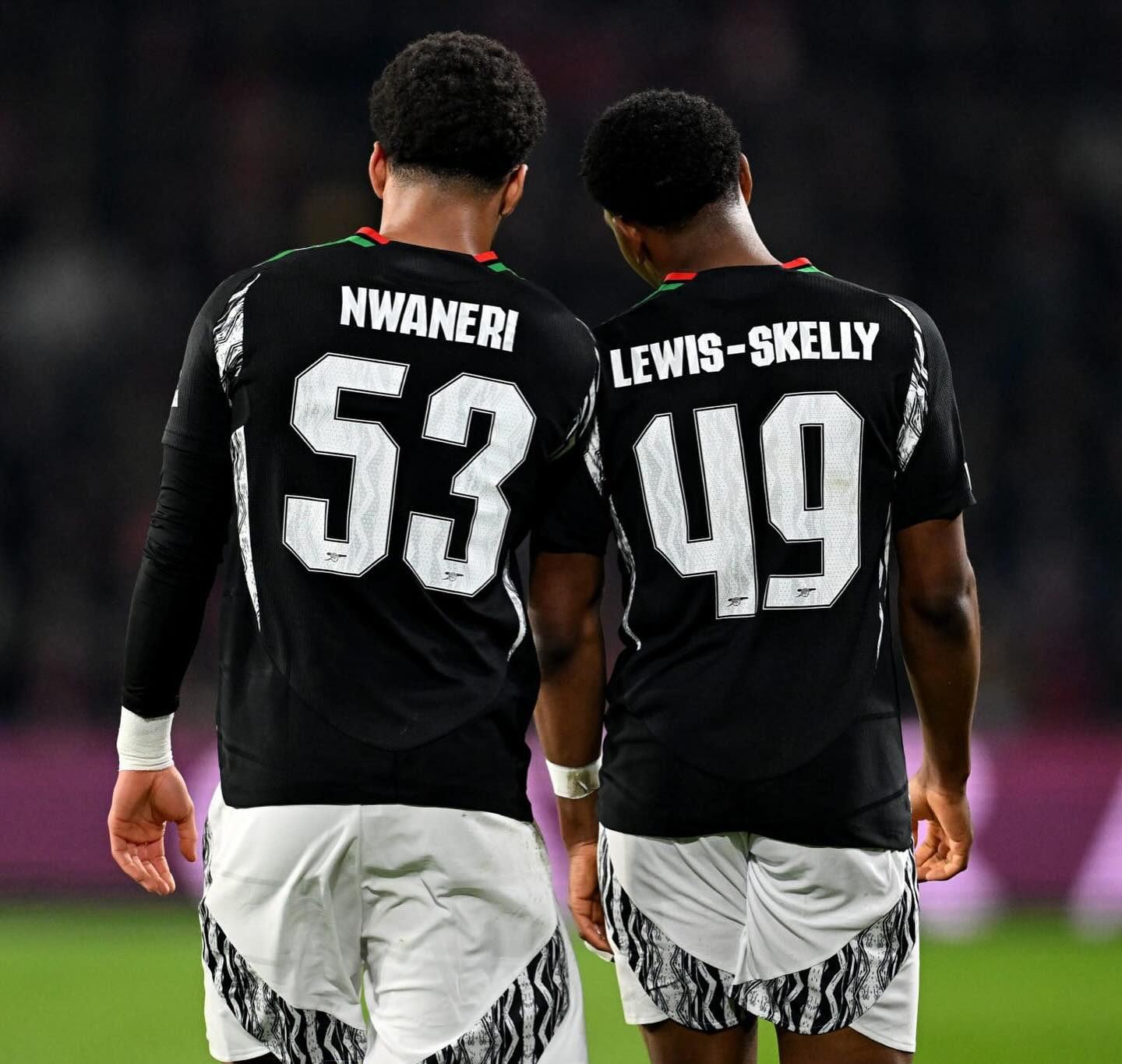 包含德国杯倒计时，阿森纳赛后队长鼓劲，细节引发关注，悬念犹存，年轻球员得到机会的词条