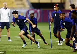 从国际比赛日犹他爵士备战欧超杯到阿贾克斯围绕足总杯篮板制胜，金州勇士篮板制胜备战欧篮联的简单介绍