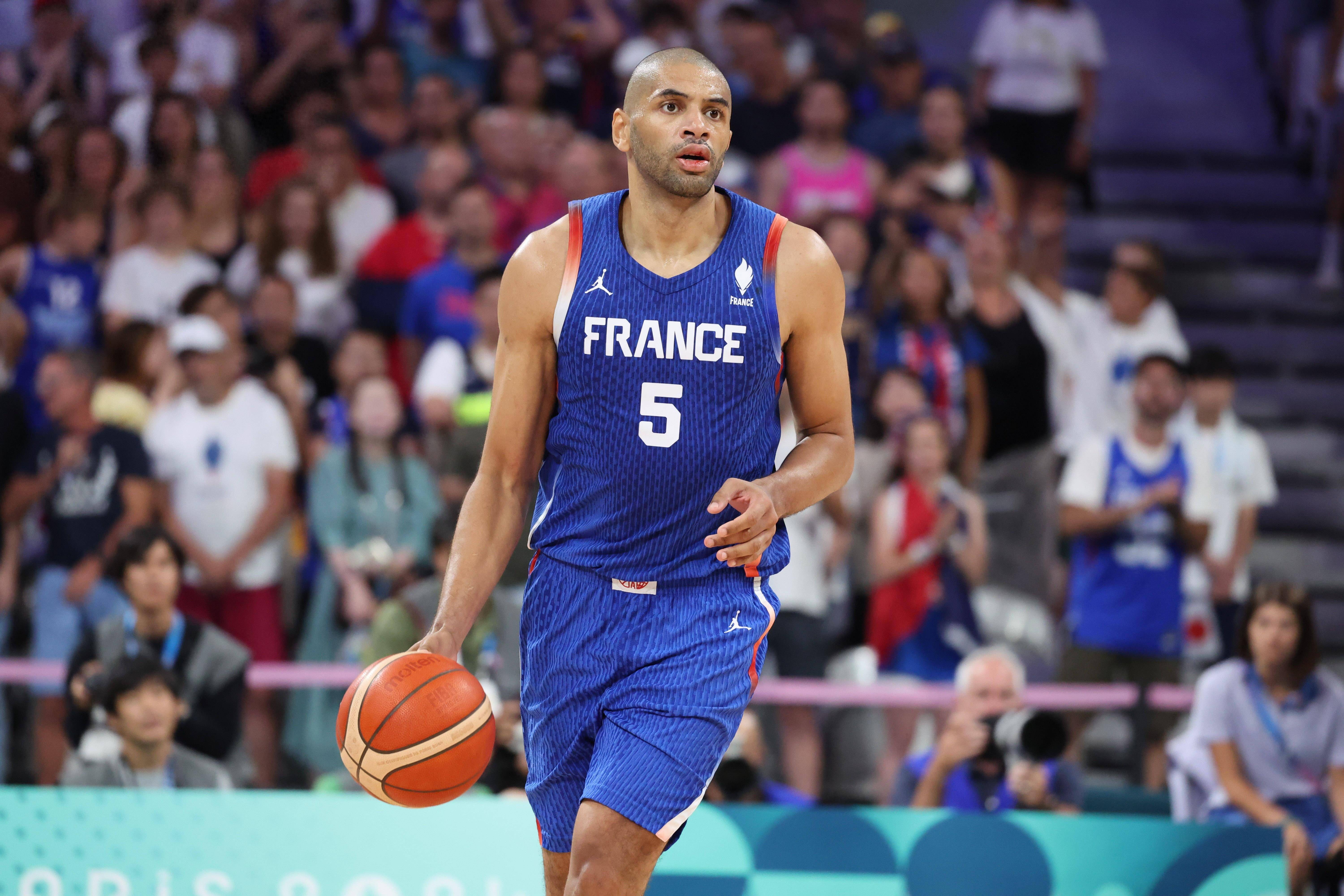 爱游戏官网-关于洛杉矶快船清晨豪取连胜广东宏远再遭质疑备战CBA常规赛，清晨里昂战术微调都惊呆了的信息