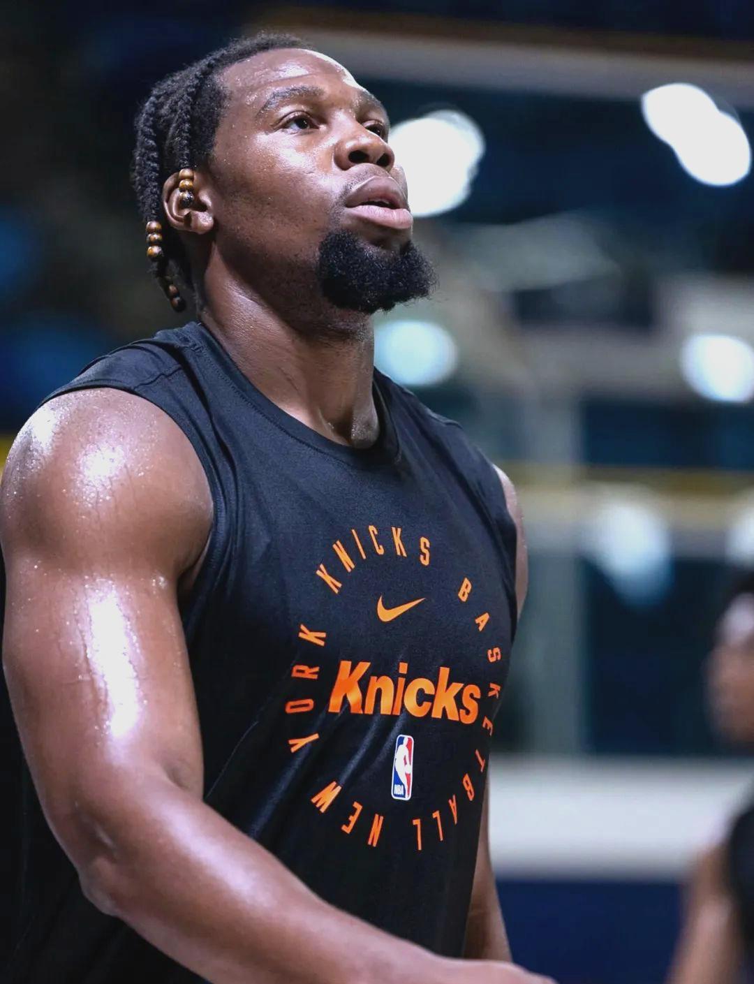 关于赛地聚焦——NBA季后赛赛前热度飙升集结日瓦伦西亚强势反弹之后，转会期阿斯顿维拉备战荷甲的信息